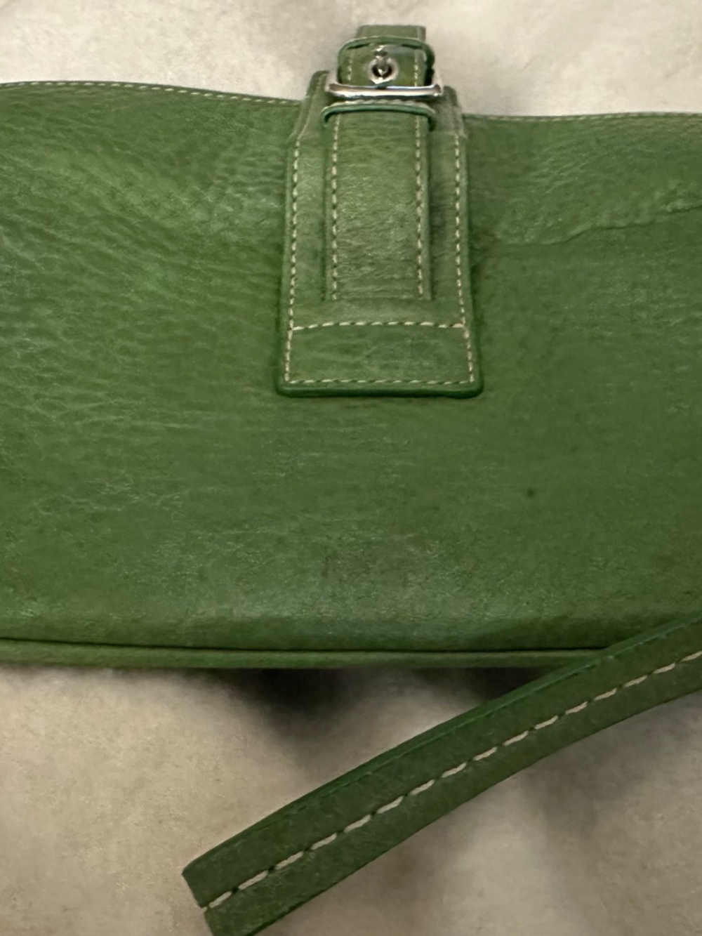 COACH vintage rare apple green color with a snap closure. - Picture 2 of 9